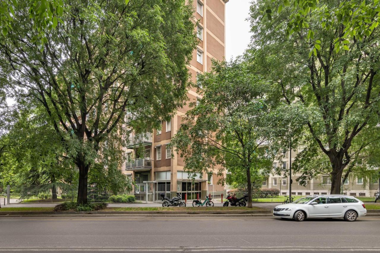Be House - By Host4U Apartment Милано Екстериор снимка
